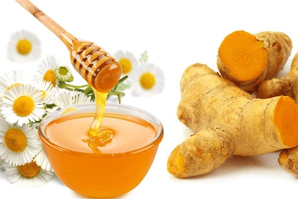 Công thức nghệ tươi và mật ong trong điều trị thâm sạm
