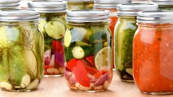 chế độ ăn nhiều muối gây ra tình trạng mụn nặng hơn
