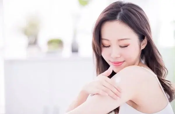 đánh bay thâm nám da thiếu sức sống nhờ viên uống sữa ong chúa