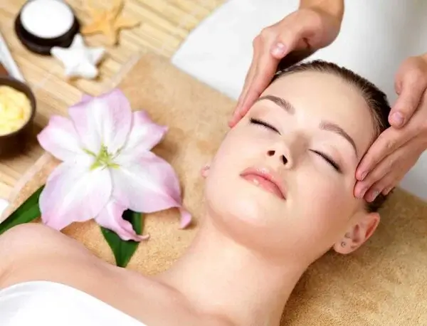 lợi ích của việc đi spa là trị mụn