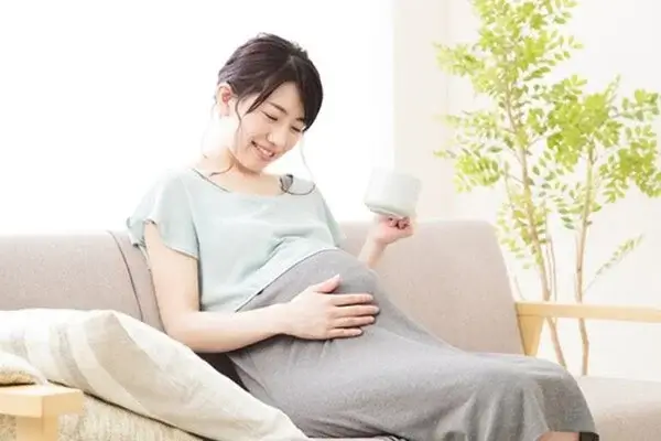 có bầu điều trị mụn được không