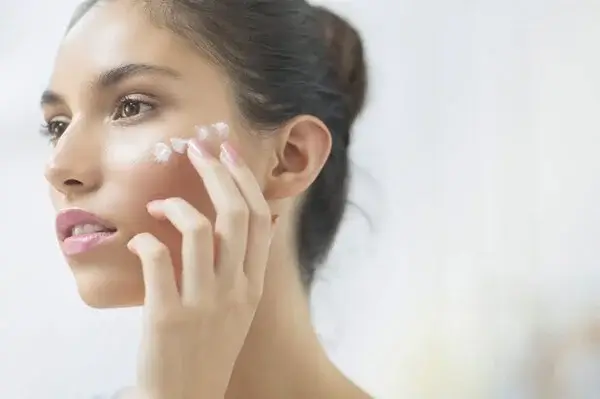 dưỡng ẩm là điều cần thiết khi làm việc trong máy lạnh