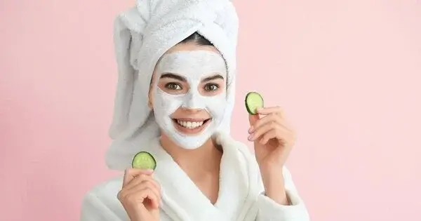 sử dụng các loại mặt nạ để giảm tình trạng gây ra mụn
