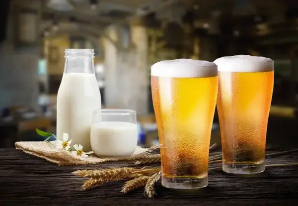 sữa tươi và bia được nhiều người thích sử dụng tắm trắng