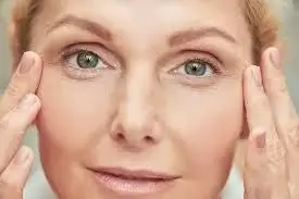 cải thiện nếp nhăn khi sử dụng retinol