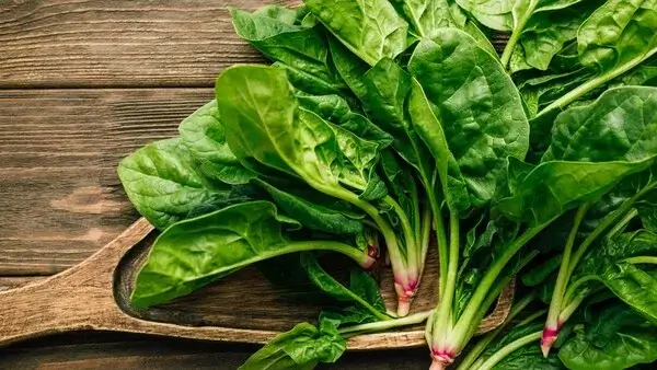 Vitamin k1 có trong một số thực phẩm như cải bó xôi