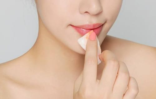 Tầm quan trọng trong việc dưỡng môi hàng ngày