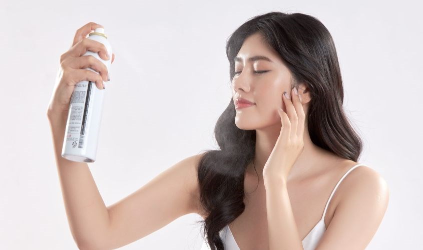Duy Trì Lớp Trang Điểm Cả Ngày