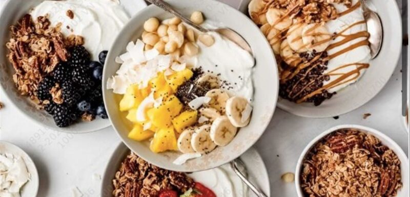 Sữa chua hy lạp trong thực đơn dinh dưỡng cho làn da mềm mại