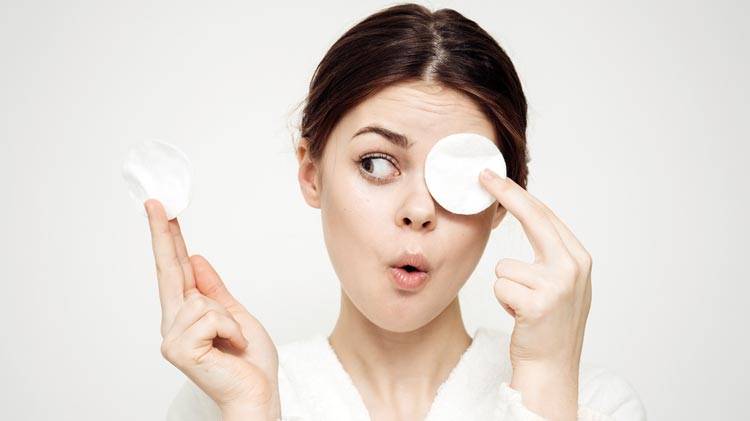 Hướng dẫn tẩy trang cho da tổn thương đúng cách