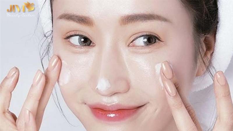 Không dưỡng ẩm đủ cho da