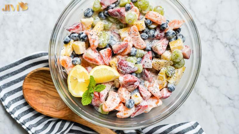 Món salad này cung cấp vitamin C, giúp da khỏe mạnh