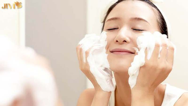 Rửa mặt đúng cách với sữa rửa mặt phù hợp