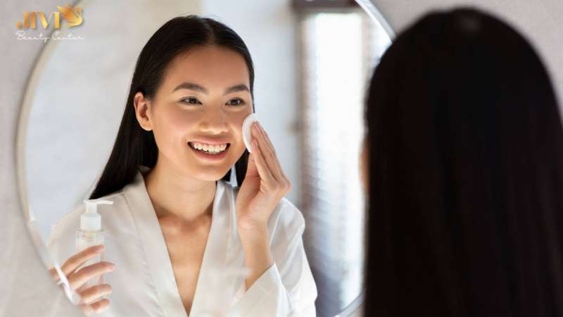 Bước 1 Tẩy trang