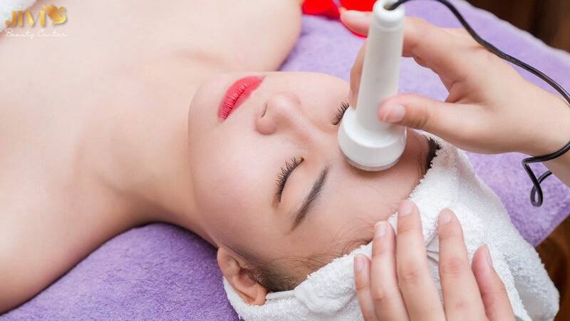 Hút mụn – làm sạch da chuyên sâu