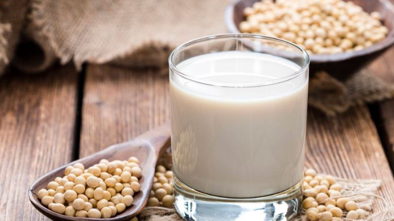 Nước đậu nành không đường – bổ sung estrogen tự nhiên